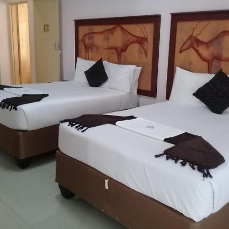 Upper Room Guest House Francistown Ngoại thất bức ảnh