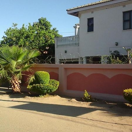 Upper Room Guest House Francistown Ngoại thất bức ảnh