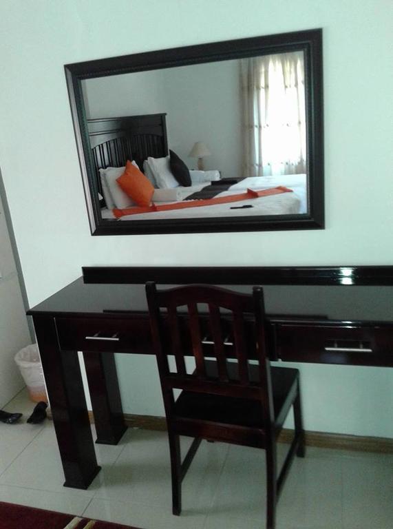 Upper Room Guest House Francistown Ngoại thất bức ảnh