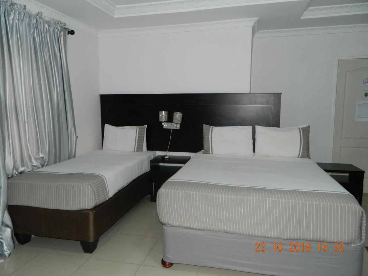 Upper Room Guest House Francistown Ngoại thất bức ảnh