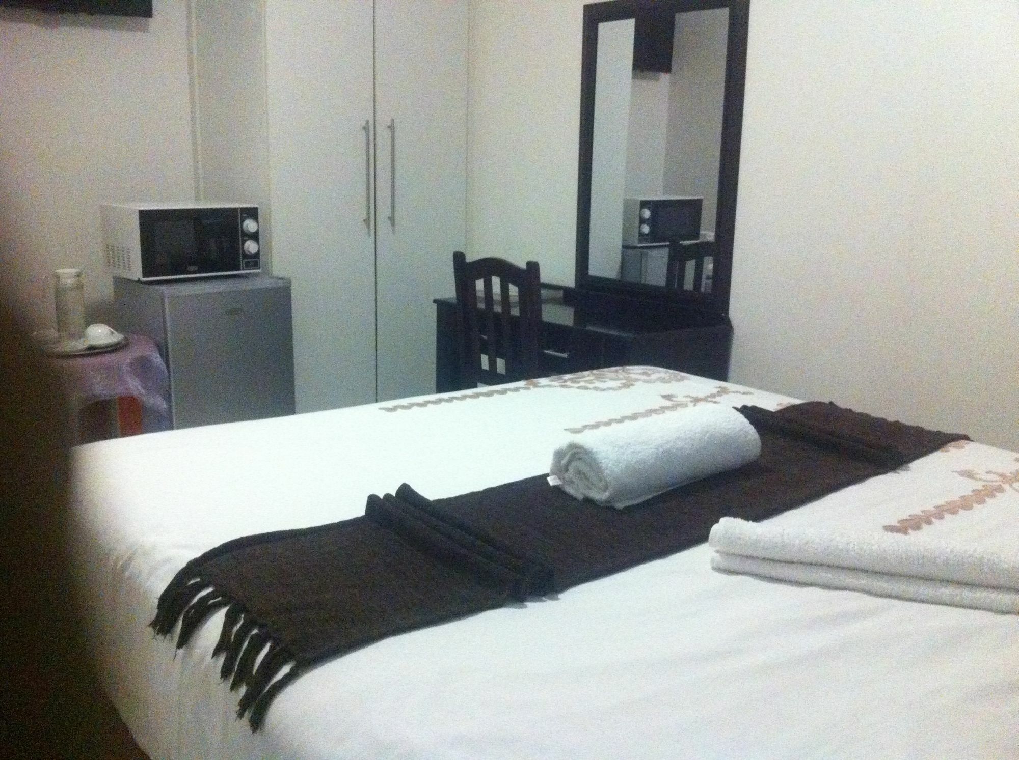 Upper Room Guest House Francistown Ngoại thất bức ảnh
